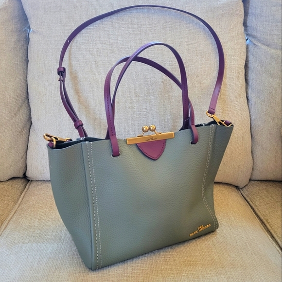 Marc Jacobs Handbags - Marc Jacobs The Kiss Lock Tote